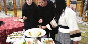 乡村美食大赛 用色香味征服味蕾