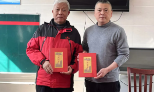 阆中籍老红军后人返乡捐赠珍贵革命文物——红色记忆永续传承